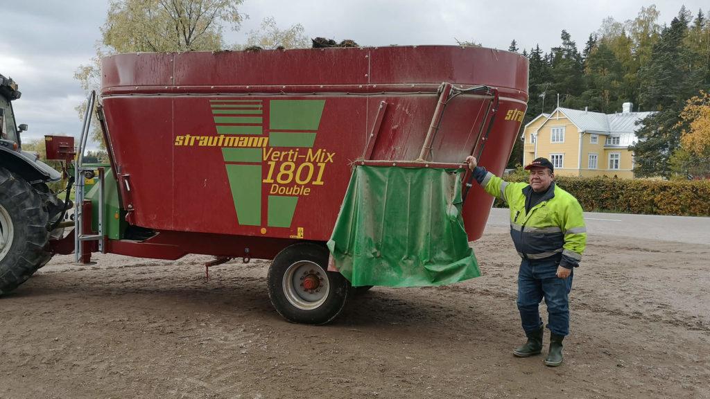 Strautmann Verti-Mix-apevaunu Franzénin tilalla