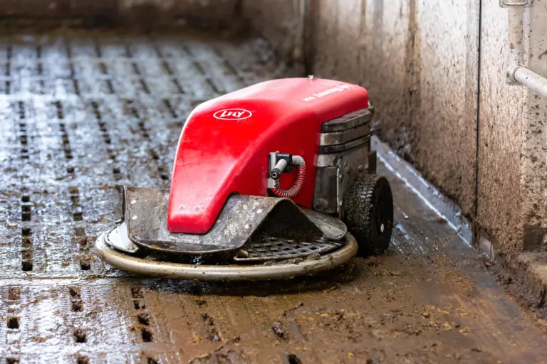 Lely scraper puhdistusrobotti ritilälattioille